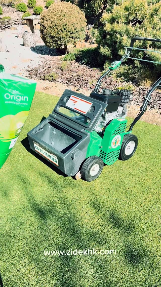 🌱Dosévač (overseeder) Billy Goat OS553V

🛒Shop now: www.zidekhk.com

Profesionální dosévač Billy Goat OS553V je poháněn spolehlivým motorem Vanguard™ 160 o výkonu 5 HP a disponuje pracovním záběrem 51 cm

➡️Zásobník s kapacitou 11,3 kg
➡️ Klíčovým prvkem je systém Auto Drop™, který umožňuje pohodlné ovládání secího mechanismu přímo z rukojeti.
➡️Odolná kola s ložisky- Robustní kola s ocelovým ráfkem a průmyslovými ložisky