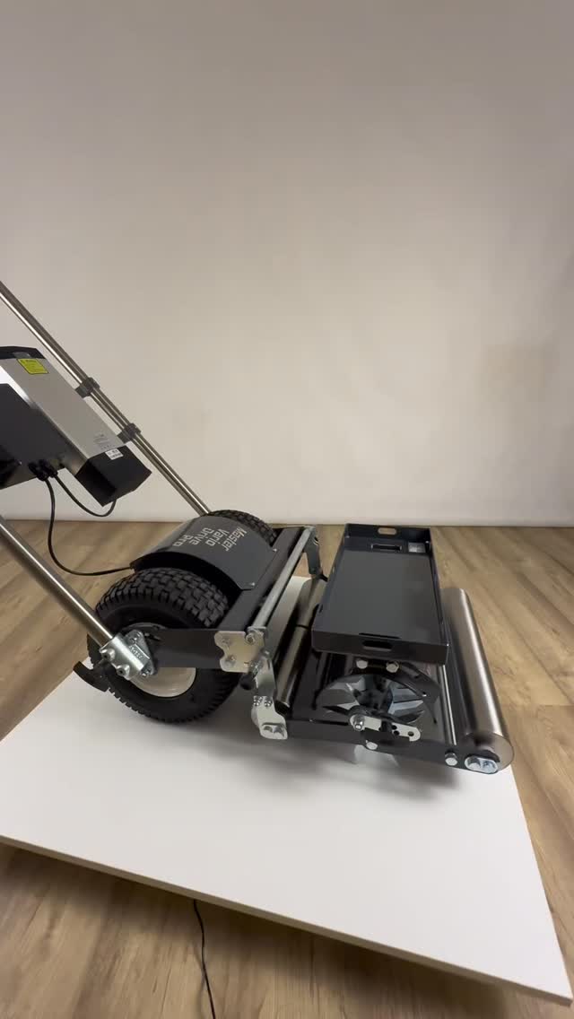 SET: Master Vario Drive Pro + Master Lawn Slitter Antracit

www.zidekhk.com